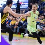 Peran Pemain Center dalam menjaga area bawah ring basket