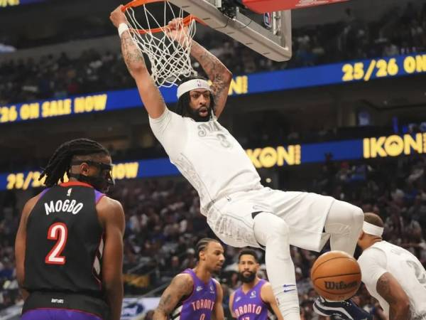 Dallas Mavericks Hancur Lebur di Kandang Toronto Raptors