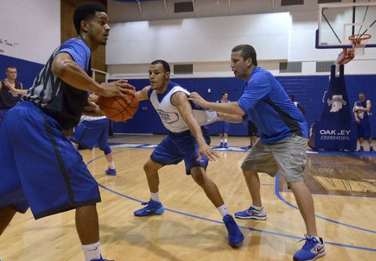 pentingnya-komunikasi-tim-dalam-permainan-basket
