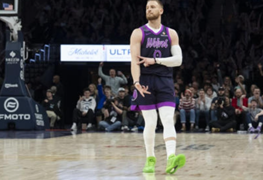 divincenzo-bawa-wolves-menang-saat-melawan-bucks