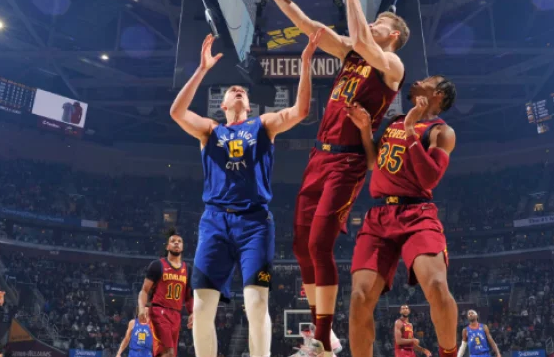 Warriors Menang Tipis 114-113 atas Grizzlies