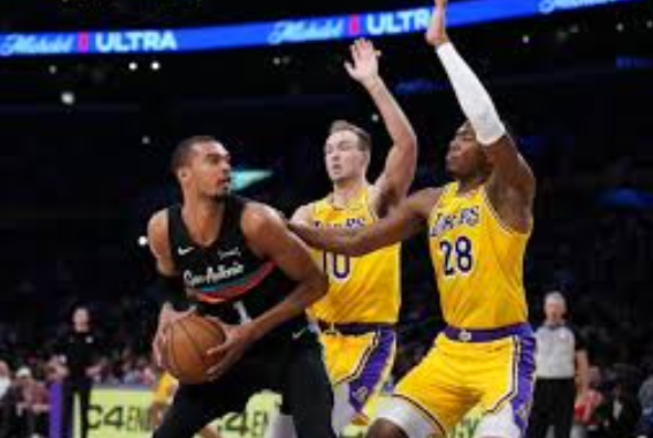 Wemby 37 Poin Babak Pertama vs Lakers